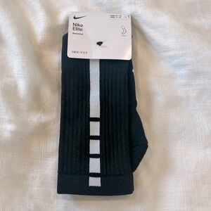 NWT Nike elite dri fit socks W 10-13 M 8-12